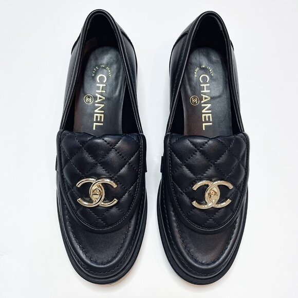 CHANEL Quilted CC Turn Lock Loafer 36C Black Leather Gold Logo Hardware - Picture 1 of 13